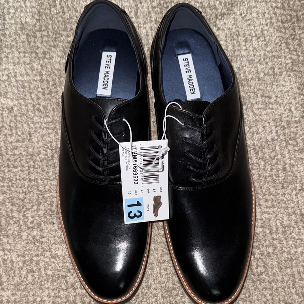Steve Madden Men's Black Oxfords